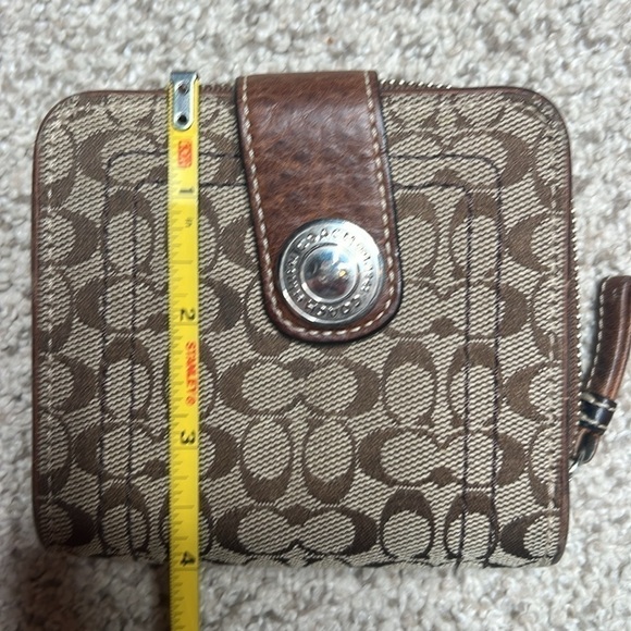 Coach Brown and Cream Signature Wallet - Picture 4 of 4